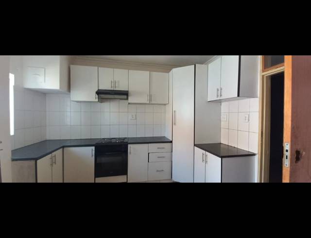 3 BEDROOM HOUSE FOR SALE IN MONTCLAIR